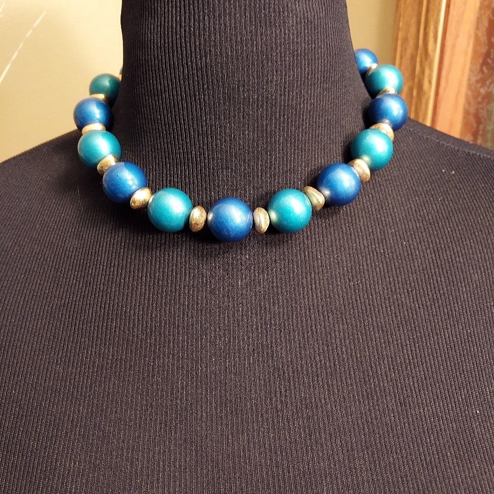 Beaded necklace